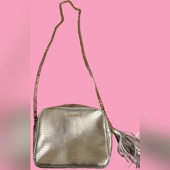 NWOT V.S. silver cross body purse - Picture 3 of 11